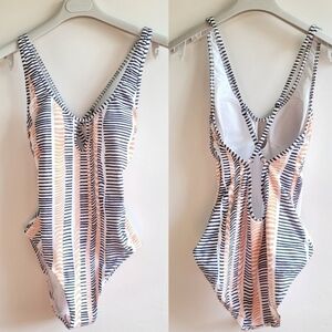 New Sunseeker Printed Front Keyhole Adjustable Spaghetti Strap Swimsuit 6 US